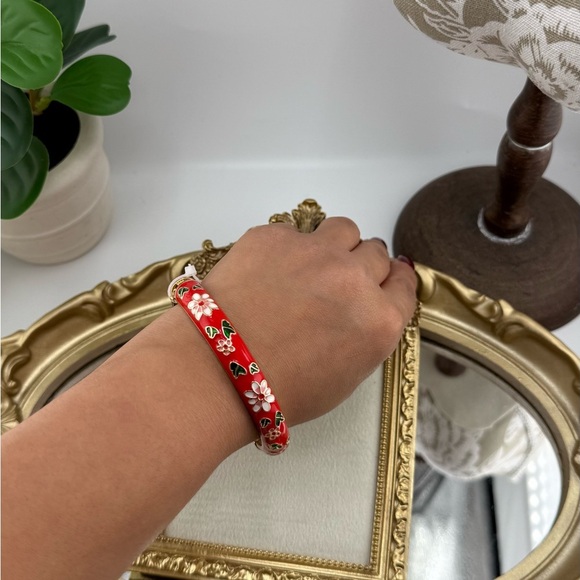 Red Floral Enamel Bangle Bracelet – Vintage Style Hinged Cuff - Picture 6 of 11